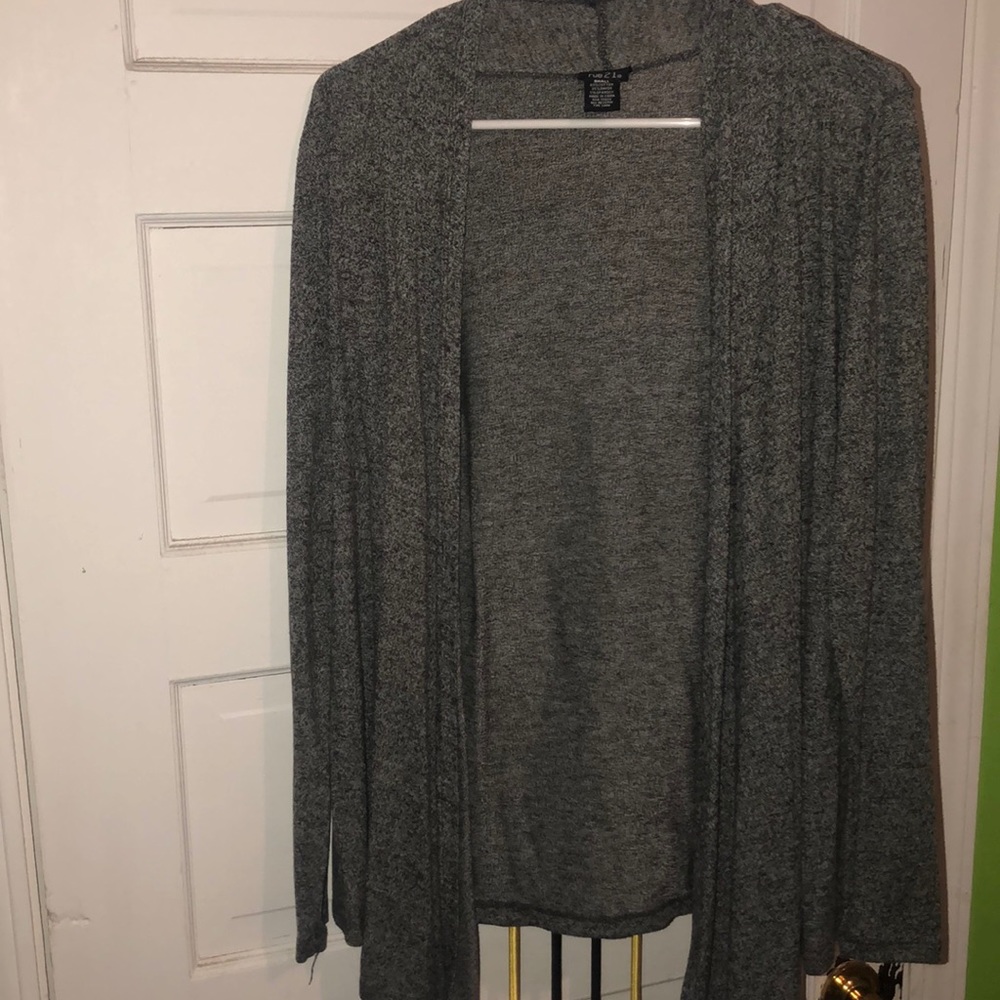 Clothing - Picture 5 of 7